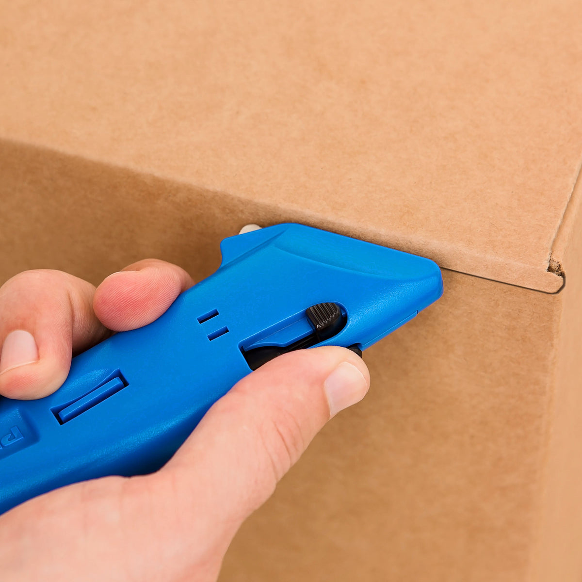 Ezar Auto-Retracting Lightweight Safety Cutter